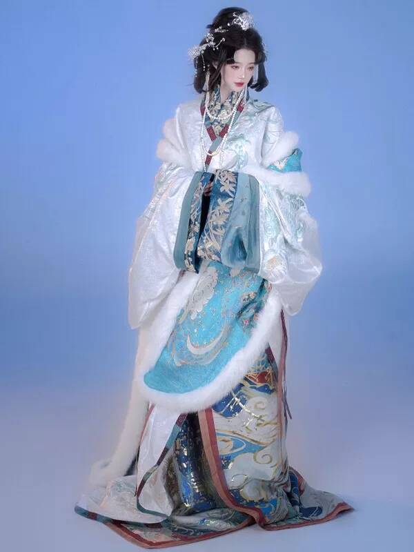 Embroidery Cotton - Новое женское ханьфу Zhan Guo: Алая