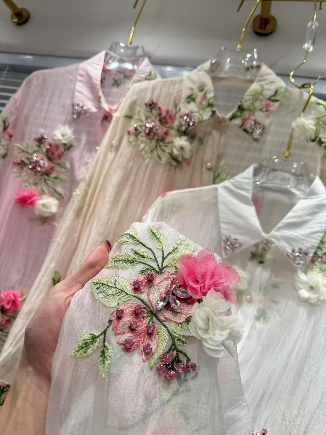 Embroidery Daisy - Роскошный стиль, цветы, вышивка, блестящие бриллианты,