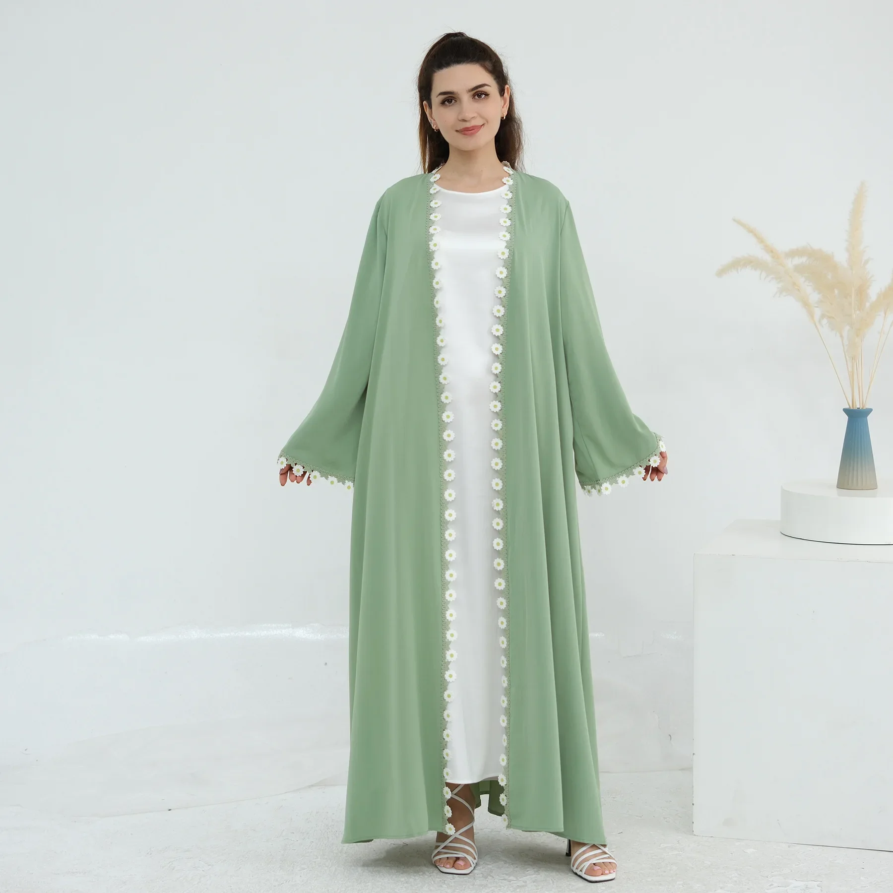 Цветочные абайи из Дубая, туре – обзор и цена Embroidery Kebaya
