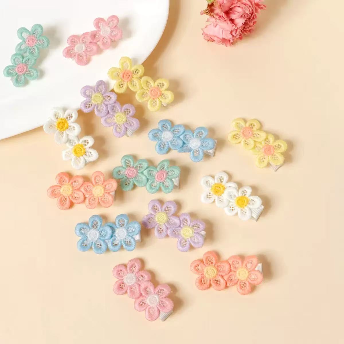 Набор из 14 заколок для волос  – обзор и цена Embroidery Daisy
